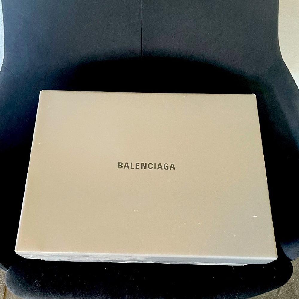Brand New Balenciaga Men’s 10.5 Speed LT